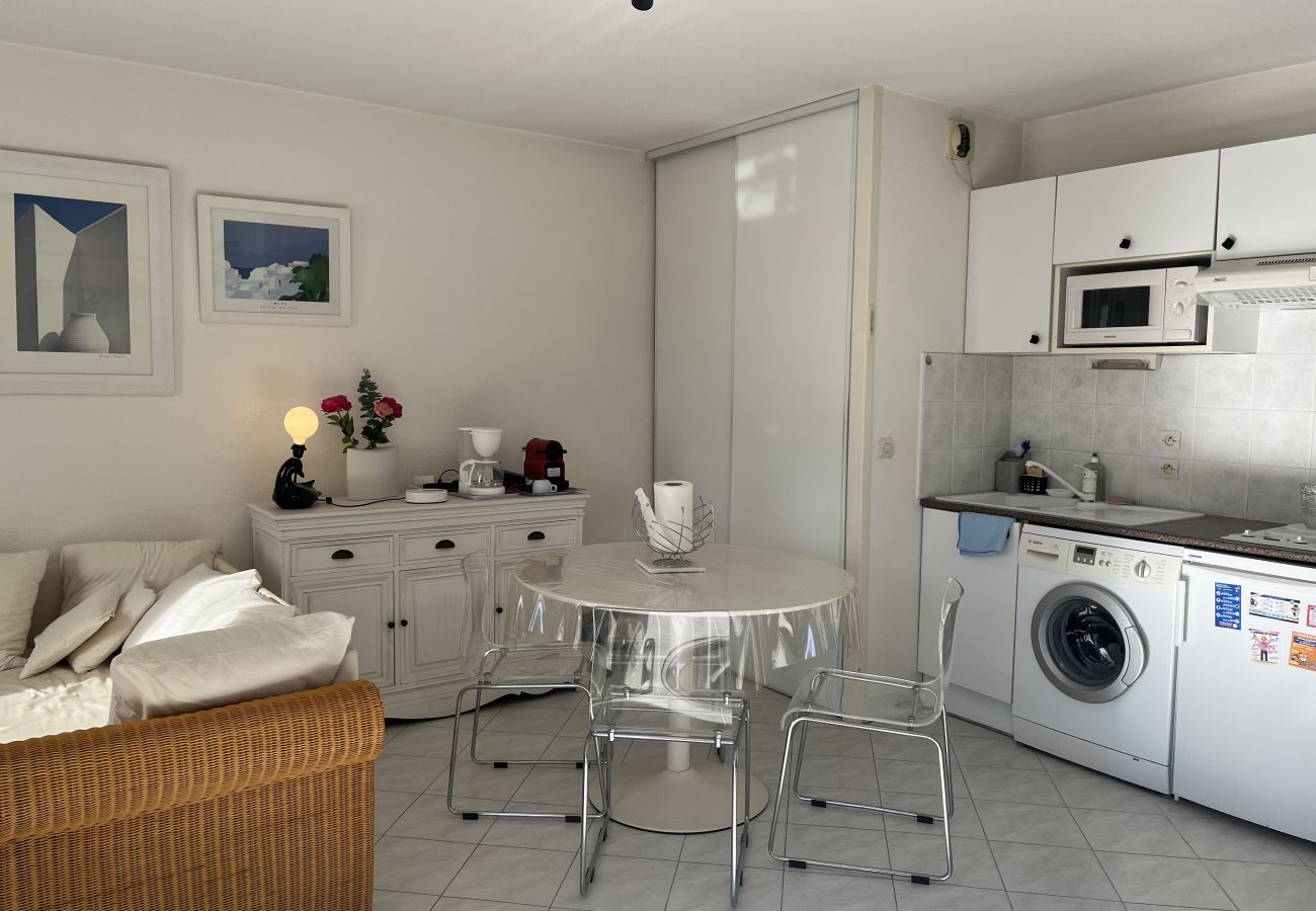 Apartment in Fréjus - Port Fréjus, Les Rives Latines, 100m from the beaches, Port view, 1-bedroom apartment, 40m², sleeps 4, air conditioning, garage