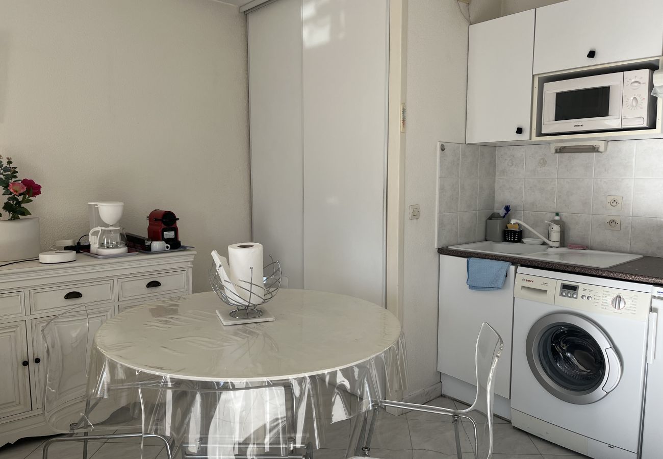 Apartment in Fréjus - Port Fréjus, Les Rives Latines, 100m from the beaches, Port view, 1-bedroom apartment, 40m², sleeps 4, air conditioning, garage