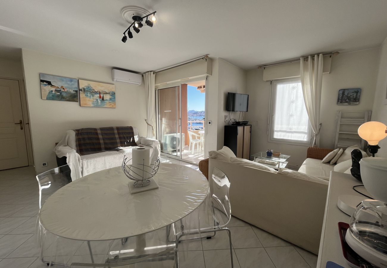 Apartment in Fréjus - Port Fréjus, Les Rives Latines, 100m from the beaches, Port view, 1-bedroom apartment, 40m², sleeps 4, air conditioning, garage