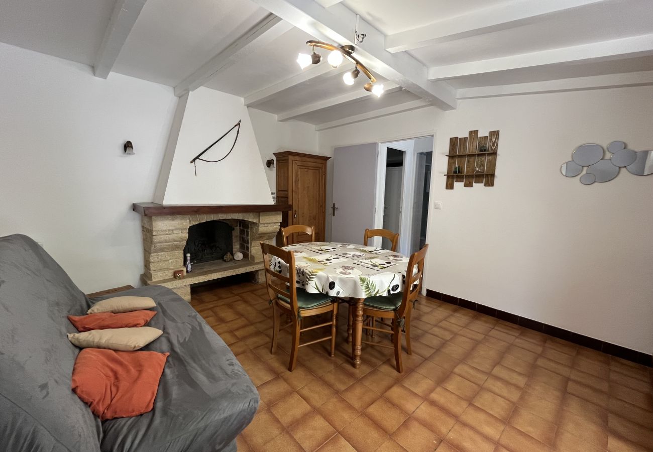 House in Fréjus - Fréjus Plage - 5-minute walk to the beaches - Small house with garden, sleeps 4, in absolute peace and quiet