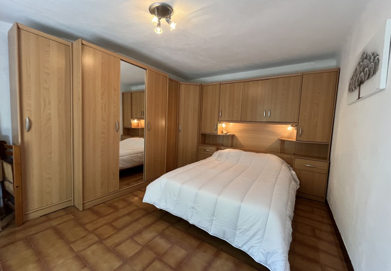 House in Fréjus - Fréjus Plage - 5-minute walk to the beaches - Small house with garden, sleeps 4, in absolute peace and quiet