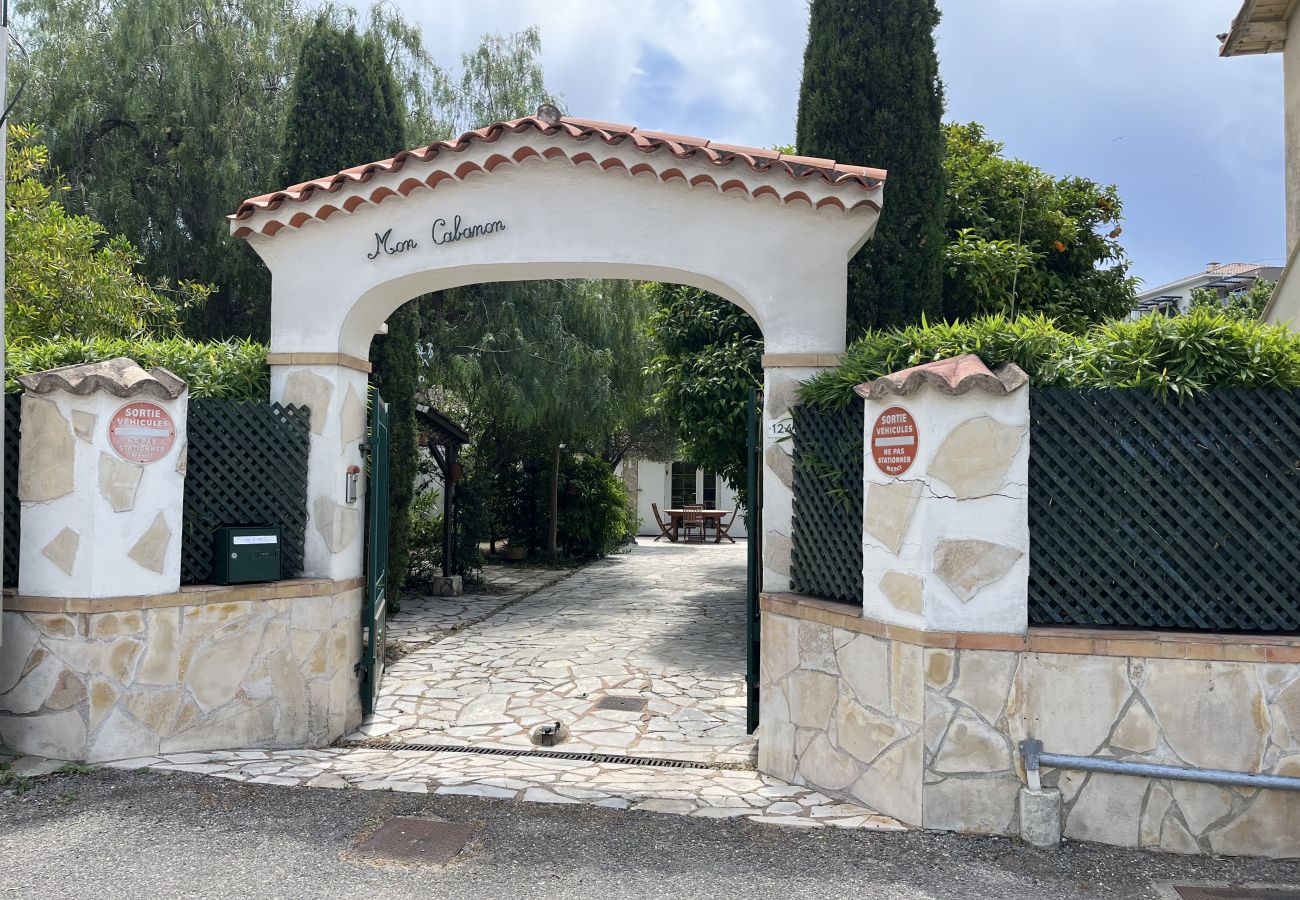 House in Fréjus - Fréjus Plage - 5-minute walk to the beaches - Small house with garden, sleeps 4, in absolute peace and quiet