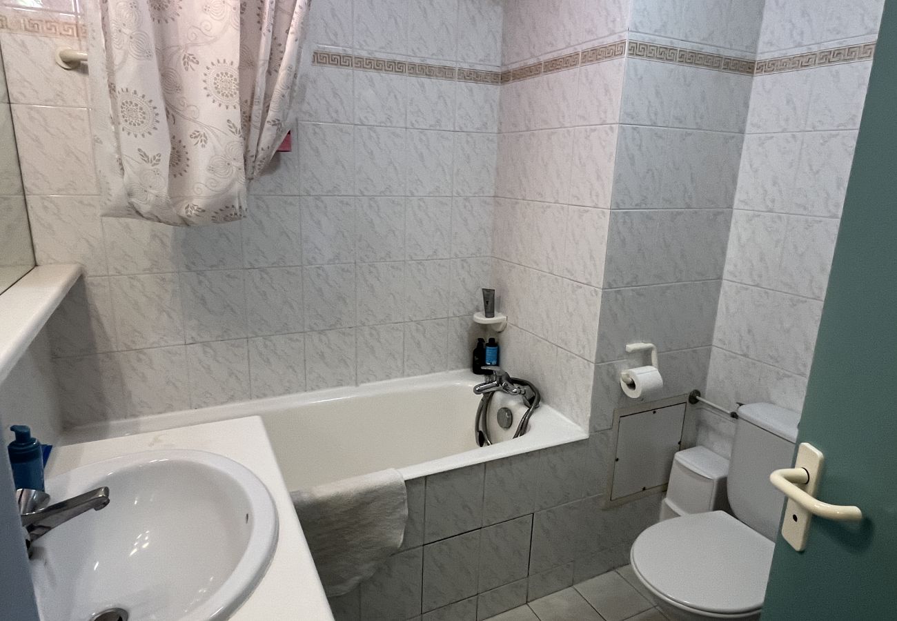Apartment in Fréjus - OPEN Residence, 1-bedroom apartment (41m²), sleeps 5, close to port, beaches, swimming pool, private parking