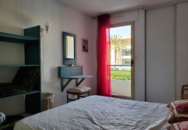Apartamento en Fréjus - Port Fréjus Residencia OPEN 2 Habitaciones 41 m2 4 Personas Balcón con vista a la piscina,estacionamiento privado 