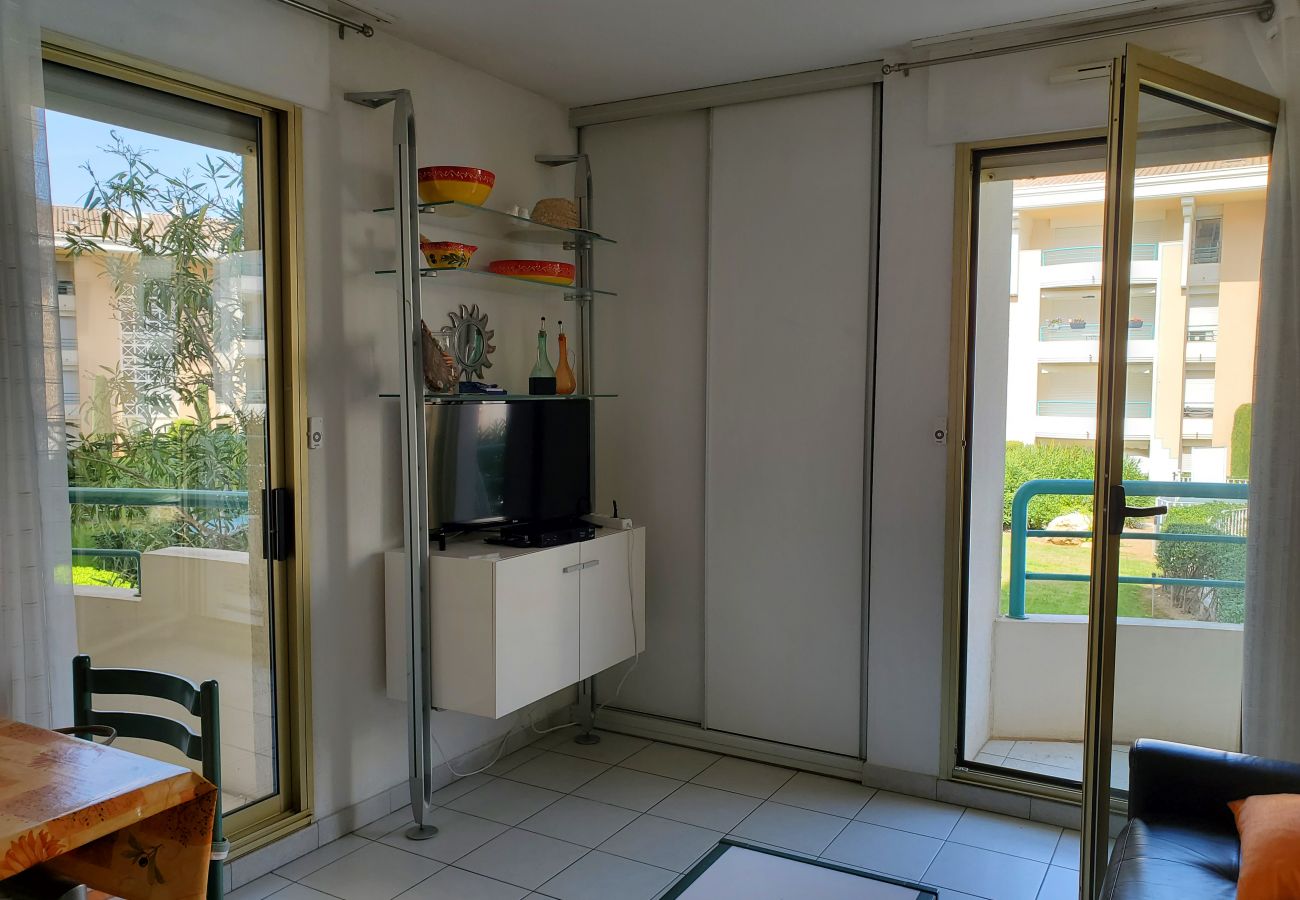 Apartamento en Fréjus - Port Fréjus Residencia OPEN 2 Habitaciones 41 m2 4 Personas Balcón con vista a la piscina,estacionamiento privado 