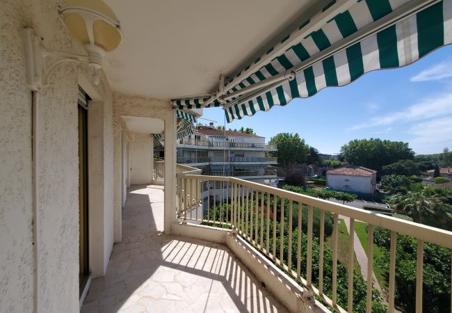 Apartamento en Fréjus - Fréjus: Gran apartamento climatizado de 95m2 para 6 personas en una residencia con piscina a menos de 2 km de las playas