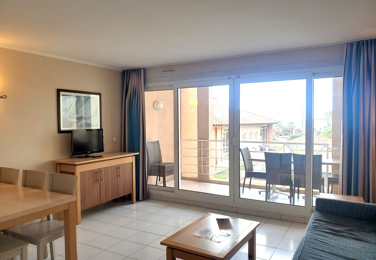 Apartamento en Fréjus - CAP HERMES Magnífico alojamiento con aire acondicionado para 6 personas Vista al mar acceso directo a la playa con estacionamiento en el sótano