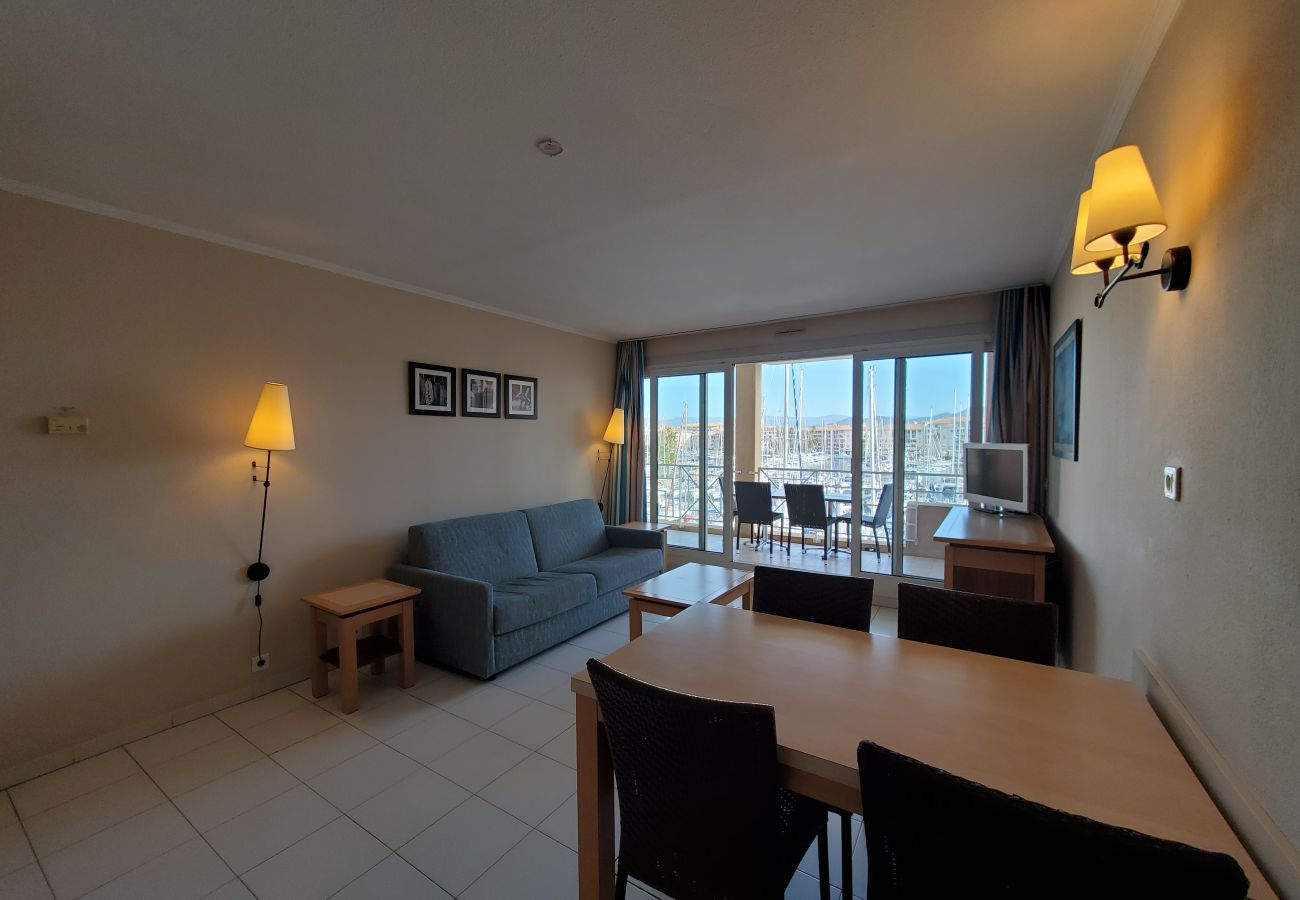 Apartamento en Fréjus - CAP HERMES T2 con aire acondicionado, WIFI 40m2 con balcón vista Puerto 4 Personas Estacionamiento en el sótano