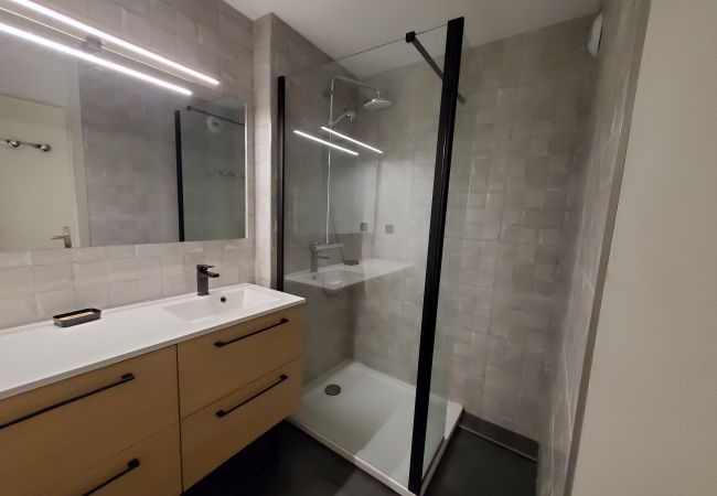 Apartamento en Fréjus - MIOUGRANO T2 55m2 Luminoso Aire acondicionado Playa Piscina Estacionamiento Apartamento en Fréjus - MIOUGRANO T2 55m2 Luminoso Aire acondicionado Playa Piscina Estacionamiento