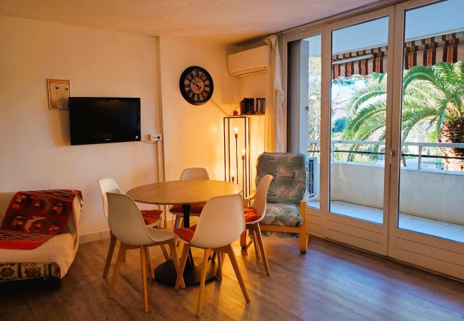 Apartamento en Fréjus - MIOUGRANO T2 55m2 Luminoso Aire acondicionado Playa Piscina Estacionamiento Apartamento en Fréjus - MIOUGRANO T2 55m2 Luminoso Aire acondicionado Playa Piscina Estacionamiento