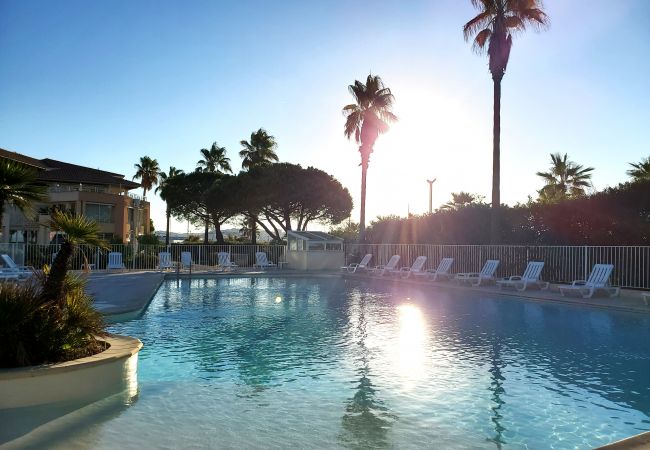 Estudio en Fréjus - Cap Hermès Studio Magnífica vista al puerto 30m2 climatizado 3 personas piscina playas parking