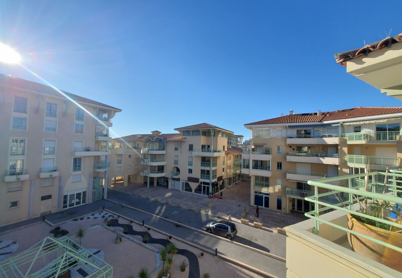 Apartamento en Fréjus - Port FREJUS T2 39m2 con aire acondicionado Hermosa terraza Vista al jardín Wifi Estacionamiento 4 Personas