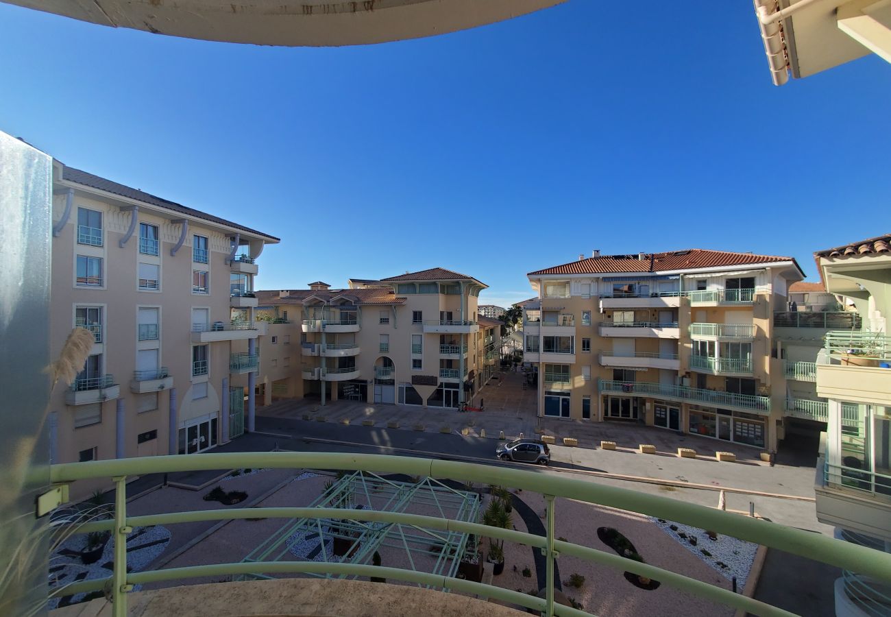 Apartamento en Fréjus - Port FREJUS T2 39m2 con aire acondicionado Hermosa terraza Vista al jardín Wifi Estacionamiento 4 Personas