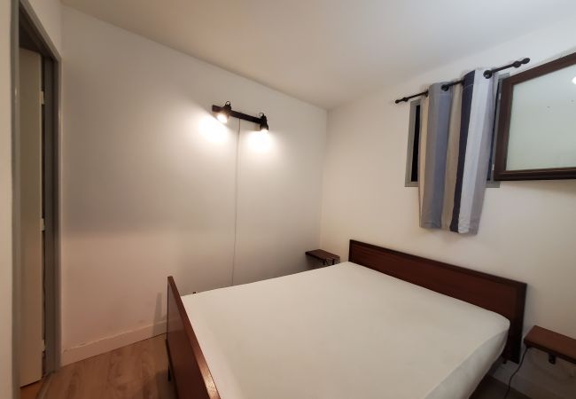 Apartamento en Saint Raphael - Saint-Raphael, La Péguière, 2 dormitorios pequeños, 32m2, 4 plazas, terraza, jardín y aparcamiento cerca de la playa