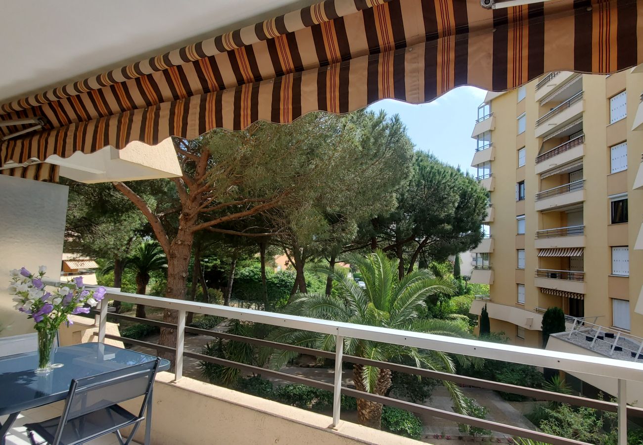 Estudio en Fréjus - Fréjus Plage, a 300 m de las playas de La Miougrano, estudio de 26 m2, 3 personas, balcón de 8 m2 con vistas al jardín, piscina