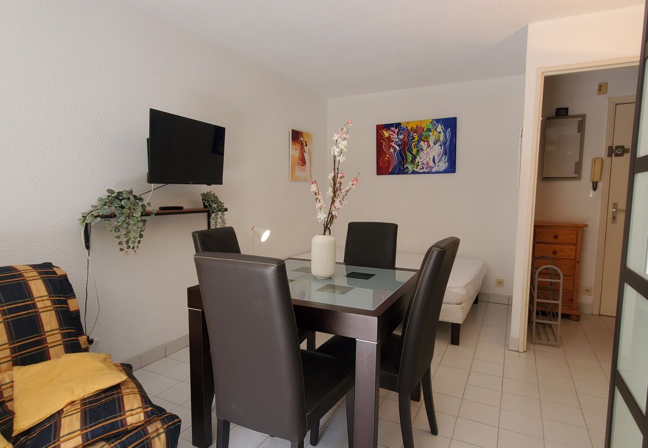 Estudio en Fréjus - Fréjus Plage, a 300 m de las playas de La Miougrano, estudio de 26 m2, 3 personas, balcón de 8 m2 con vistas al jardín, piscina