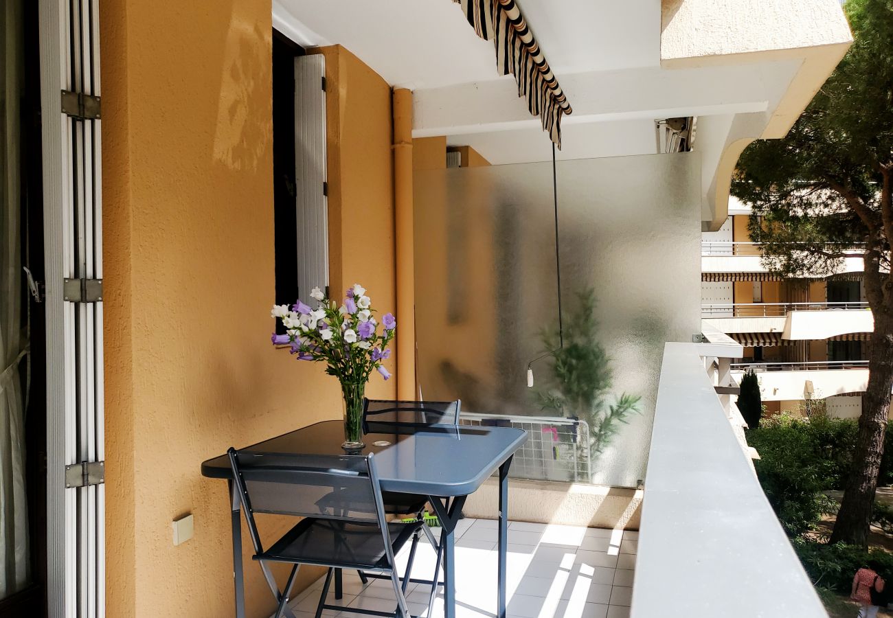 Estudio en Fréjus - Fréjus Plage, a 300 m de las playas de La Miougrano, estudio de 26 m2, 3 personas, balcón de 8 m2 con vistas al jardín, piscina