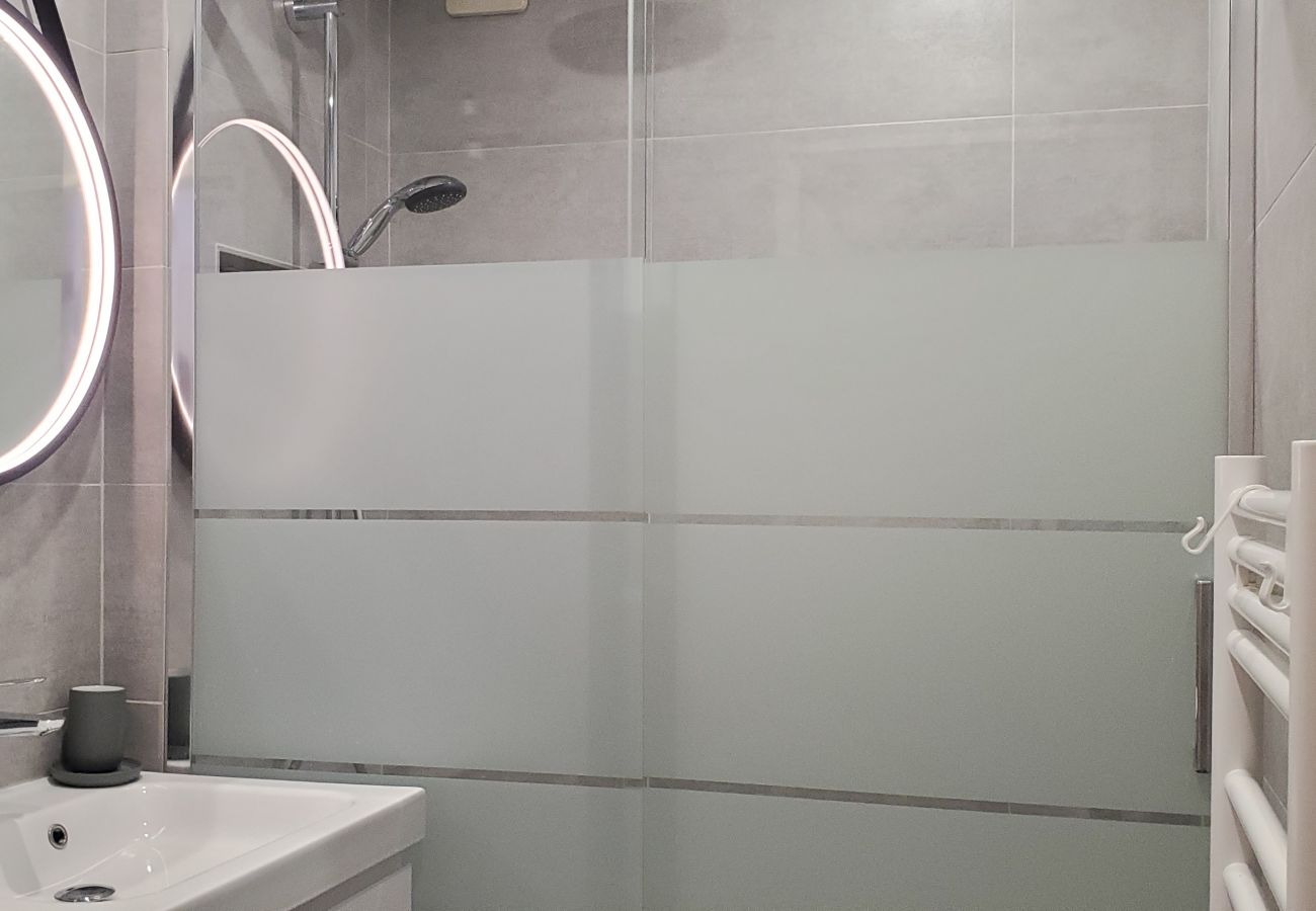 Estudio en Fréjus - Fréjus Plage, a 300 m de las playas de La Miougrano, estudio de 26 m2, 3 personas, balcón de 8 m2 con vistas al jardín, piscina