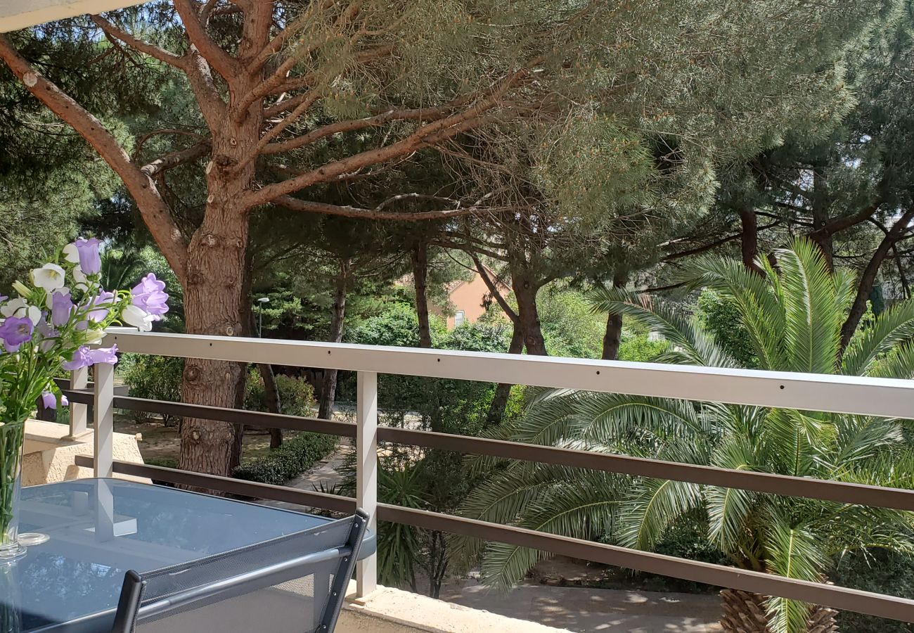 Estudio en Fréjus - Fréjus Plage, a 300 m de las playas de La Miougrano, estudio de 26 m2, 3 personas, balcón de 8 m2 con vistas al jardín, piscina