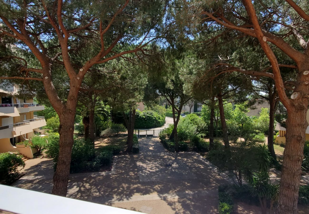 Estudio en Fréjus - Fréjus Plage, LA MIOUGRANO, estudio 25m2, 2 adultos, 2 niños, a 300m de las playas, piscina y balcón
