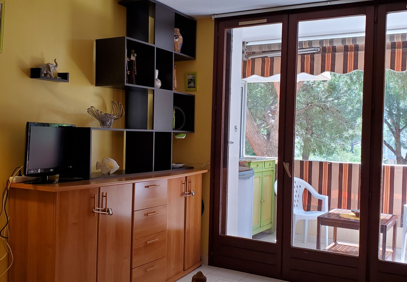 Estudio en Fréjus - Fréjus Plage, LA MIOUGRANO, estudio 25m2, 2 adultos, 2 niños, a 300m de las playas, piscina y balcón
