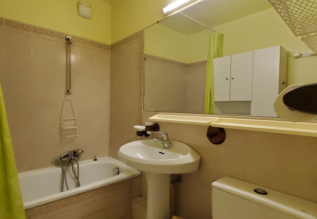 Estudio en Fréjus - Fréjus Plage, LA MIOUGRANO, estudio 25m2, 2 adultos, 2 niños, a 300m de las playas, piscina y balcón