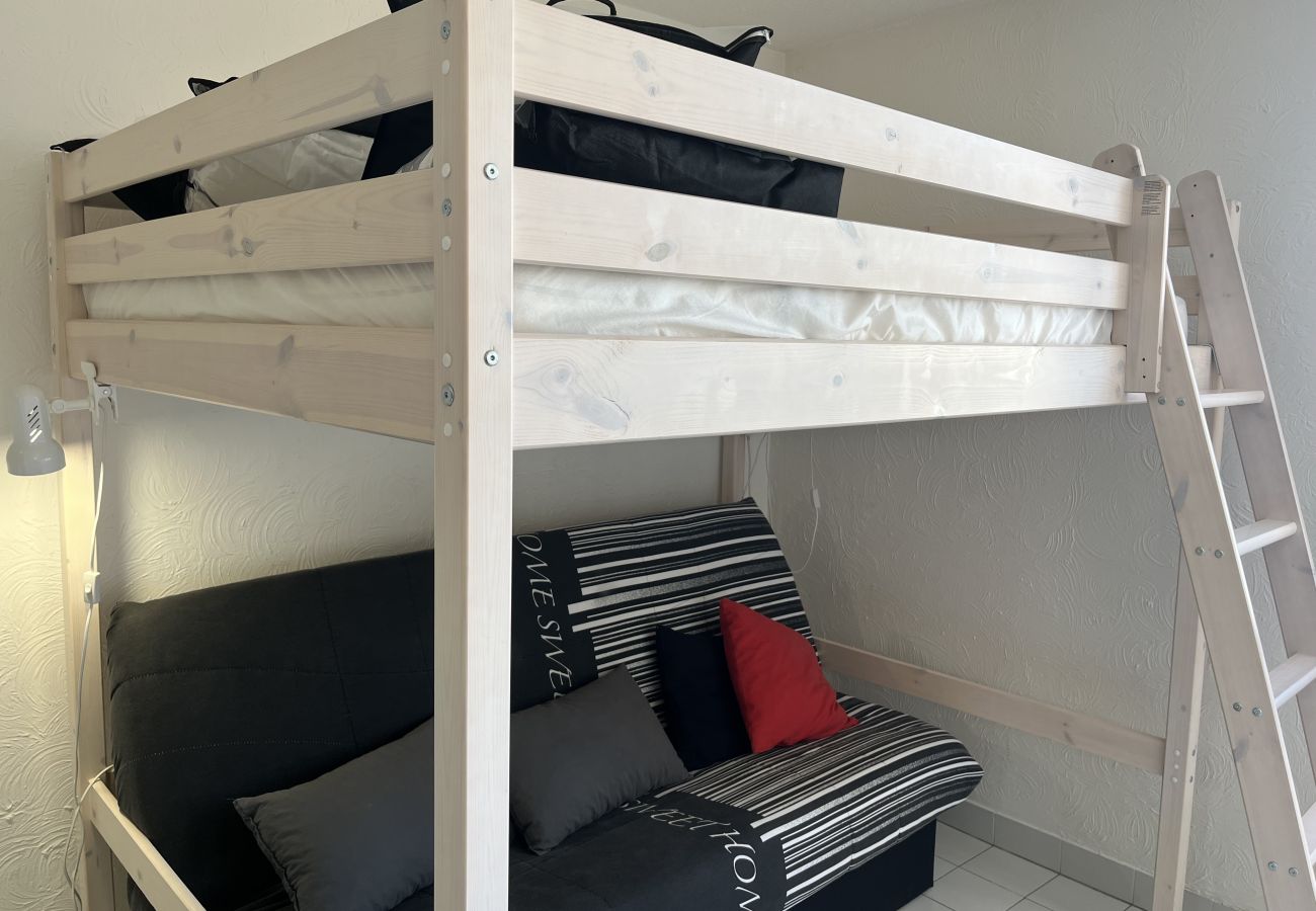 Estudio en Fréjus - Fréjus Plage, LA MIOUGRANO, estudio 25m2, 2 adultos, 2 niños, a 300m de las playas, piscina y balcón