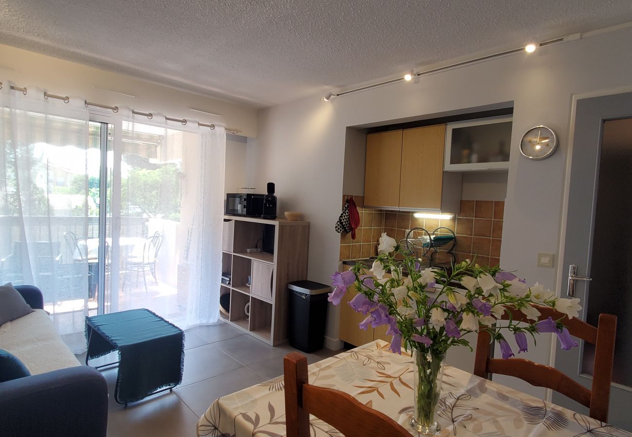 Apartamento en Fréjus - Port Fréjus, Le Pré Saint Armand T2, 4 personas, 38 m2, aire acondicionado y estacionamiento privado