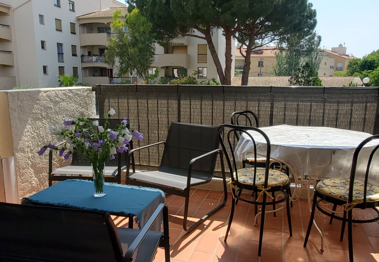 Apartamento en Fréjus - Port Fréjus, Le Pré Saint Armand T2, 4 personas, 38 m2, aire acondicionado y estacionamiento privado