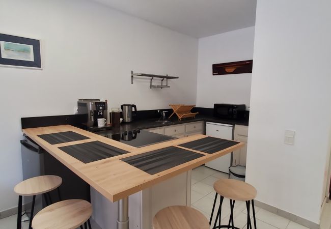 Apartamento en Fréjus - Port-Frejus, abierto, 2 habitaciones, 40 m2, climatizado, 4 personas. gran balcón de 12m2, piscina, playas a 100m, parking