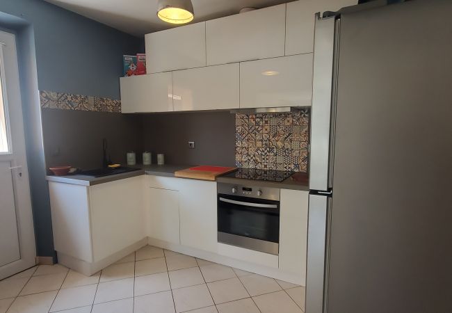 Apartamento en Fréjus - Vista al mar y a 50 m de las playas, apartamento de 3 habitaciones en el 1er piso de una villa, con aire acondicionado y una hermosa terraza para 4 personas privilegiadas Apartamento en Fréjus - Vista al mar y a 50 m de las playas, apartamento de 3 habitaciones en el 1er piso de una villa, con aire acondicionado y una hermosa terraza para 4 personas privilegiadas