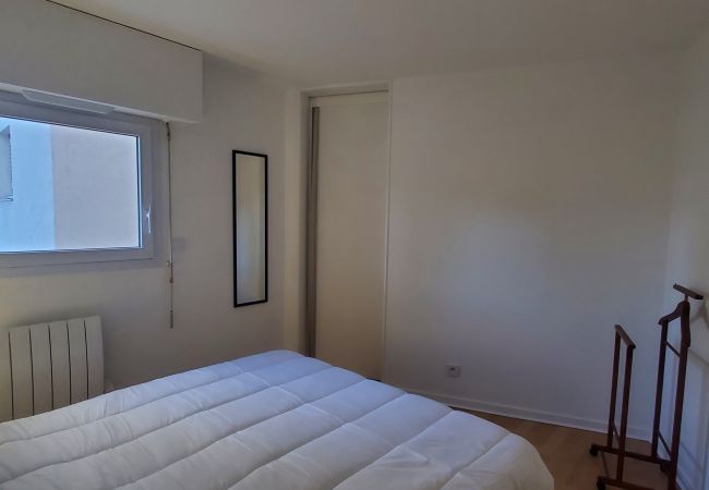 Apartamento en Fréjus - Port-Fréjus, LE NADIR, en los muelles, gran apartamento de 2 habitaciones, 51 m2, 4/5 plazas, aparcamiento, acceso cercano a las playas, balcón, para una estancia agradable al sol, relax y ocio.