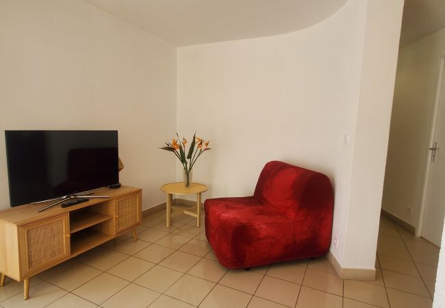 Apartamento en Fréjus - Port-Fréjus, LE NADIR, en los muelles, gran apartamento de 2 habitaciones, 51 m2, 4/5 plazas, aparcamiento, acceso cercano a las playas, balcón, para una estancia agradable al sol, relax y ocio. Apartamento en Fréjus - Port-Fréjus, LE NADIR, en los muelles, gran apartamento de 2 habitaciones, 51 m2, 4/5 plazas, aparcamiento, acceso cercano a las playas, balcón, para una estancia agradable al sol, relax y ocio.