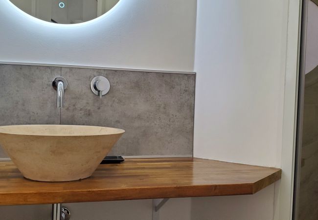 Apartamento en Fréjus - Port-Fréjus, LE NADIR, en los muelles, gran apartamento de 2 habitaciones, 51 m2, 4/5 plazas, aparcamiento, acceso cercano a las playas, balcón, para una estancia agradable al sol, relax y ocio. Apartamento en Fréjus - Port-Fréjus, LE NADIR, en los muelles, gran apartamento de 2 habitaciones, 51 m2, 4/5 plazas, aparcamiento, acceso cercano a las playas, balcón, para una estancia agradable al sol, relax y ocio.