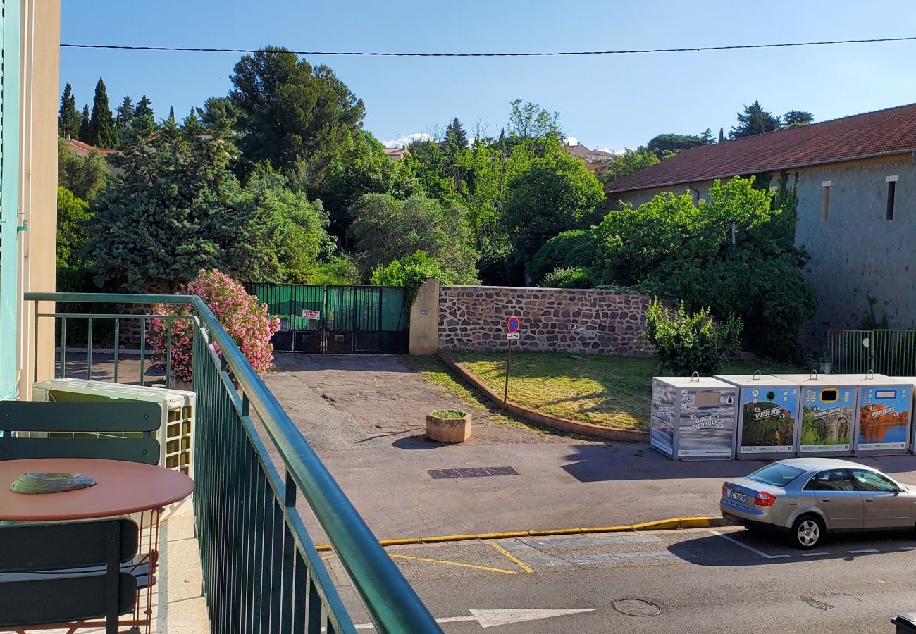Apartamento en Fréjus - Fréjus, Les Arênes, T2 con aire acondicionado, 4 personas, cerca del centro y del transporte.
