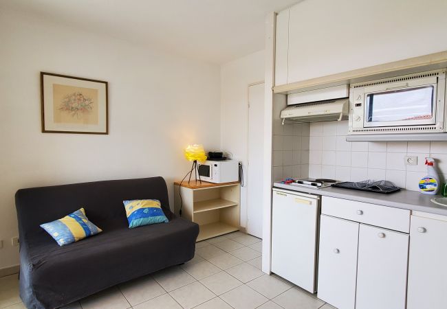 Apartamento en Fréjus - Port-Fréjus, Le Cesarée, a 100 m de las playas, T2, 30 m2, 4 personas, aire acondicionado, piscina, aparcamiento privado Apartamento en Fréjus - Port-Fréjus, Le Cesarée, a 100 m de las playas, T2, 30 m2, 4 personas, aire acondicionado, piscina, aparcamiento privado