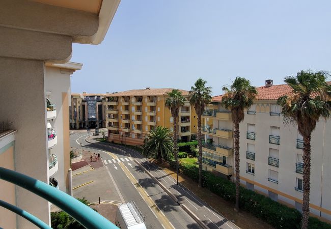 Apartamento en Fréjus - Port-Fréjus, Le Cesarée, a 100 m de las playas, T2, 30 m2, 4 personas, aire acondicionado, piscina, aparcamiento privado Apartamento en Fréjus - Port-Fréjus, Le Cesarée, a 100 m de las playas, T2, 30 m2, 4 personas, aire acondicionado, piscina, aparcamiento privado