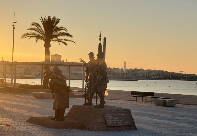 Apartamento en Fréjus - PORT FREJUS, Rara casa de alquiler último piso, aire acondicionado, estado nuevo, muy buenas prestaciones, para 8 personas, garaje cerrado Apartamento en Fréjus - PORT FREJUS, Rara casa de alquiler último piso, aire acondicionado, estado nuevo, muy buenas prestaciones, para 8 personas, garaje cerrado