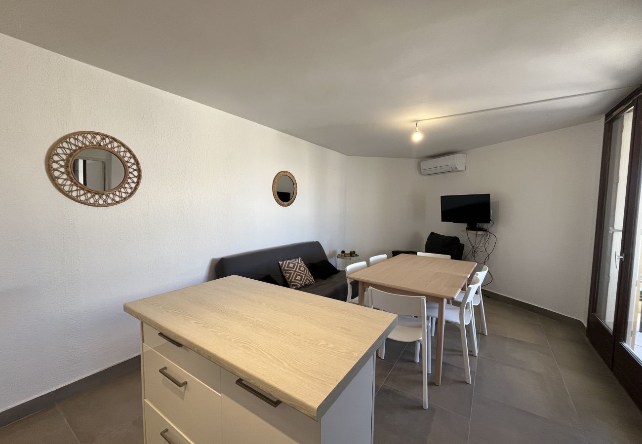 Apartamento en Fréjus - Fréjus Plage, T3, 6 personas, aire acondicionado, WIFI, piscina, aparcamiento, 5 minutos a pie de la playa