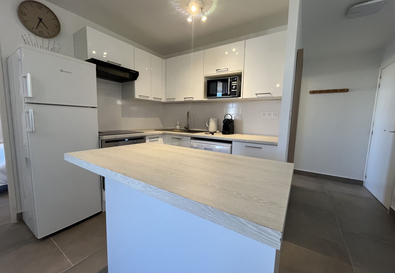 Apartamento en Fréjus - Fréjus Plage, T3, 6 personas, aire acondicionado, WIFI, piscina, aparcamiento, 5 minutos a pie de la playa
