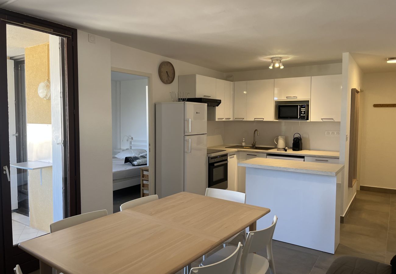 Apartamento en Fréjus - Fréjus Plage, T3, 6 personas, aire acondicionado, WIFI, piscina, aparcamiento, 5 minutos a pie de la playa