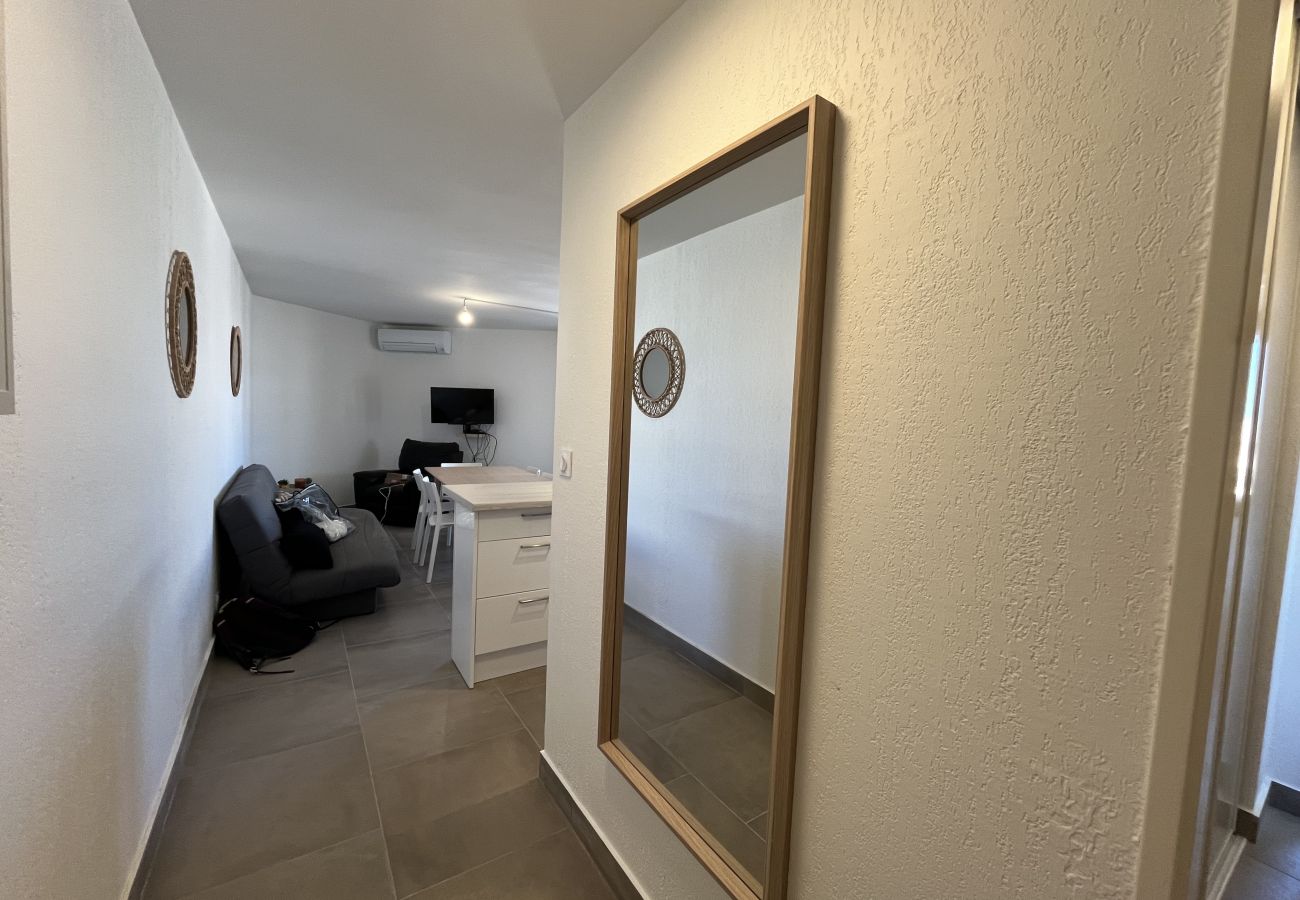 Apartamento en Fréjus - Fréjus Plage, T3, 6 personas, aire acondicionado, WIFI, piscina, aparcamiento, 5 minutos a pie de la playa