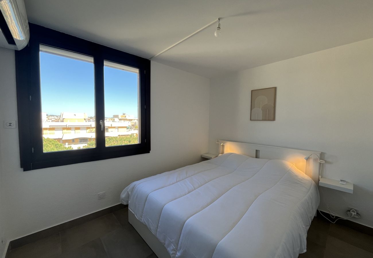 Apartamento en Fréjus - Fréjus Plage, T3, 6 personas, aire acondicionado, WIFI, piscina, aparcamiento, 5 minutos a pie de la playa