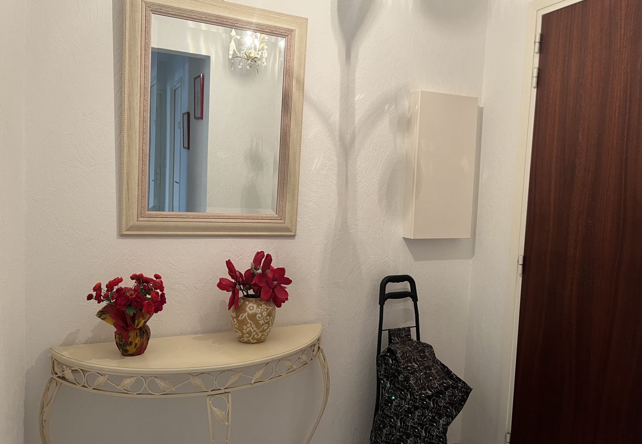 Apartamento en Saint Raphael - Saint-Raphael, cerca de la estación TGV, tiendas, Vieux-Port y playa, gran T2 50m2, 4 personas, muy bien equipado y aparcamiento