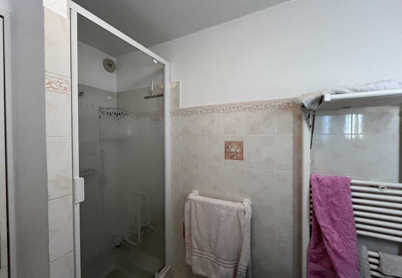 Apartamento en Saint Raphael - Saint-Raphael, cerca de la estación TGV, tiendas, Vieux-Port y playa, gran T2 50m2, 4 personas, muy bien equipado y aparcamiento