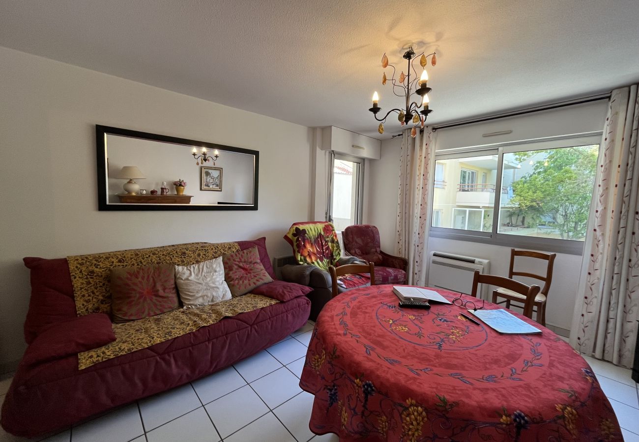 Apartamento en Saint Raphael - Saint-Raphael, cerca de la estación TGV, tiendas, Vieux-Port y playa, gran T2 50m2, 4 personas, muy bien equipado y aparcamiento