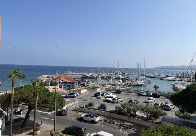 Apartamento en Fréjus - Le Capitole, magnífica vista al mar, apartamento de 1 dormitorio + camarote, 40m2, aire acondicionado y garaje. Apartamento en Fréjus - Le Capitole, magnífica vista al mar, apartamento de 1 dormitorio + camarote, 40m2, aire acondicionado y garaje.