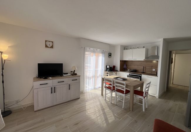 Apartamento en Fréjus - Le Capitole, magnífica vista al mar, apartamento de 1 dormitorio + camarote, 40m2, aire acondicionado y garaje. Apartamento en Fréjus - Le Capitole, magnífica vista al mar, apartamento de 1 dormitorio + camarote, 40m2, aire acondicionado y garaje.
