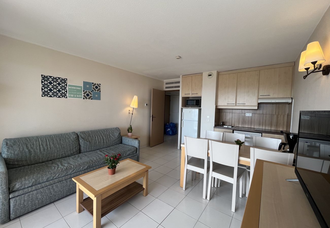 Apartamento en Fréjus - Cap Hermès, magníficas vistas al mar, acceso a la piscina para este alojamiento, 4 personas, aire acondicionado, aparcamiento privado, acceso directo a las playas.