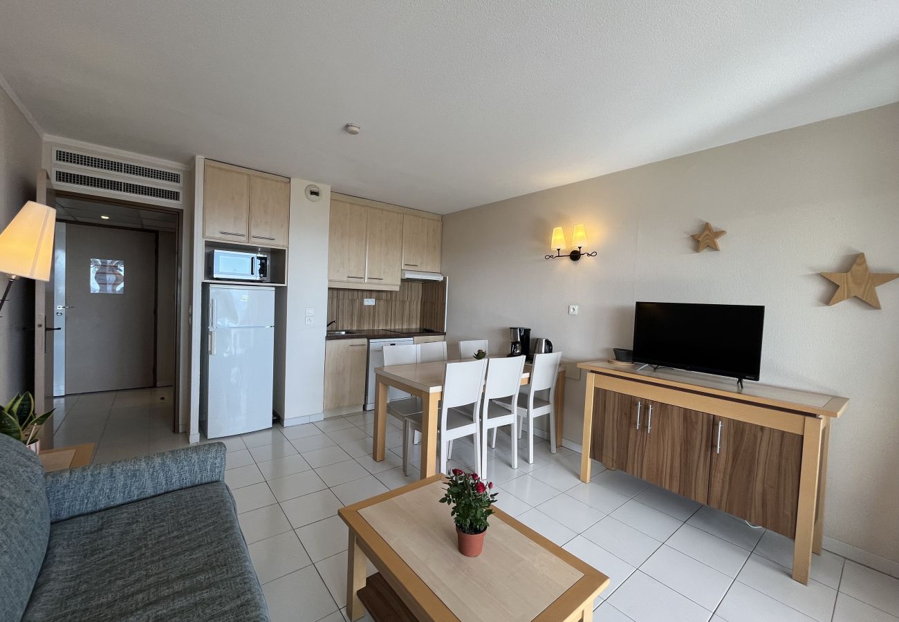 Apartamento en Fréjus - Cap Hermès, magníficas vistas al mar, acceso a la piscina para este alojamiento, 4 personas, aire acondicionado, aparcamiento privado, acceso directo a las playas.
